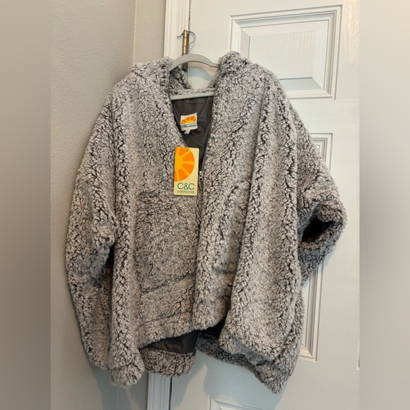 C&C California Sherpa Teddy Poncho Jacket
NWT NEW S M L - Picture 1 of 8